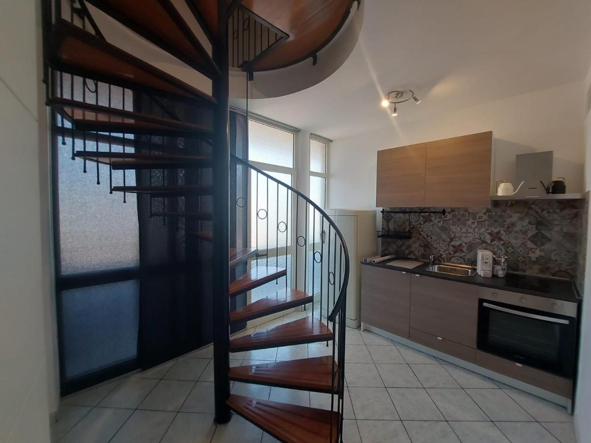 Terrazza Delle Rose Apartment เน็ตตูโน ภายนอก รูปภาพ